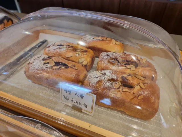 모루베이커리카페 럭키백 사진